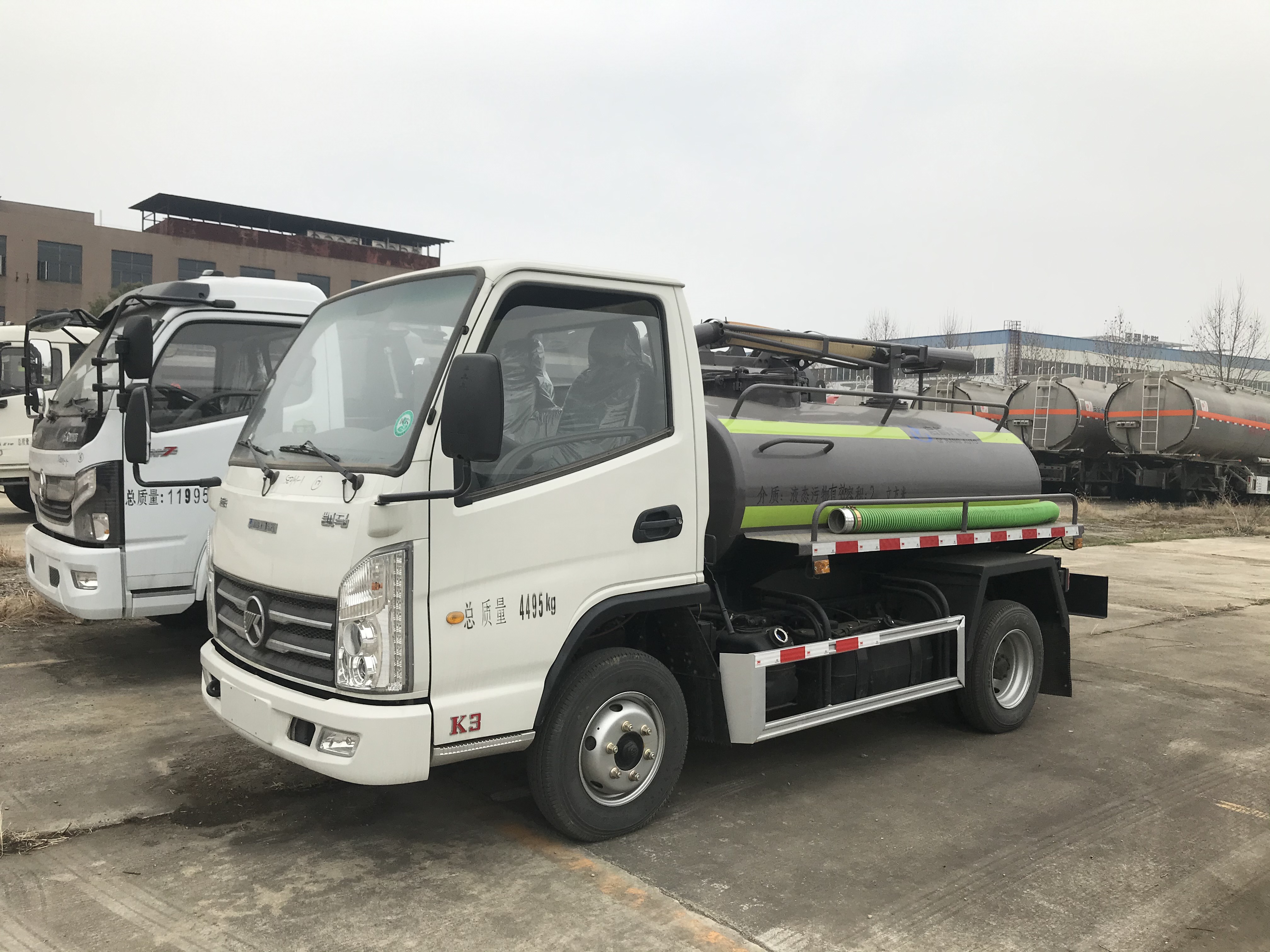 凯马3方吸粪车